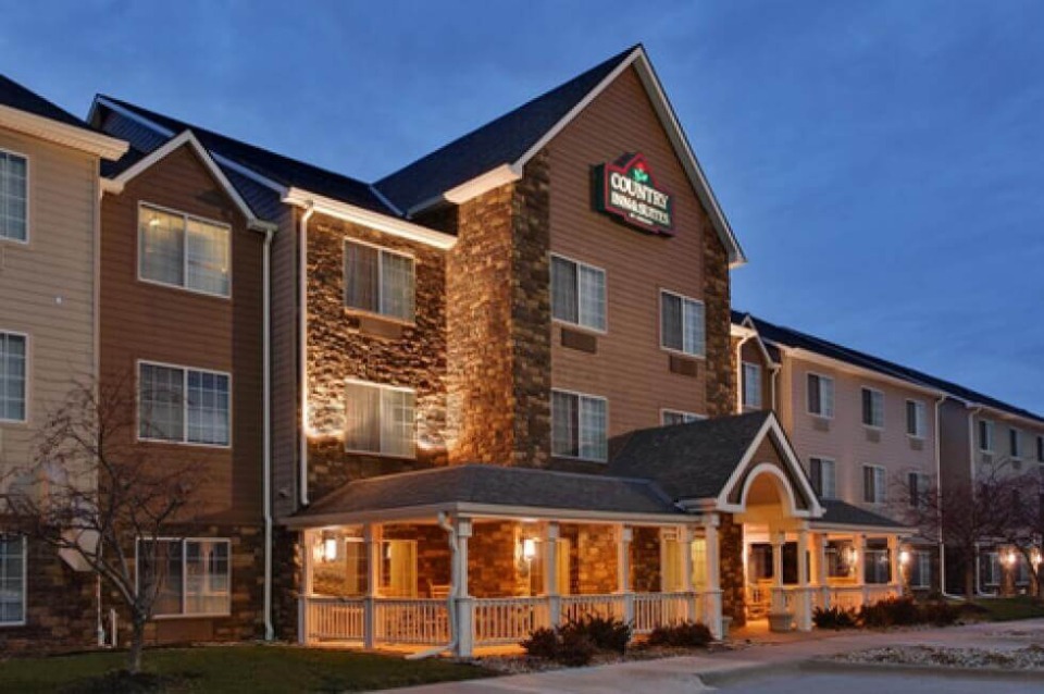 Featured image for Country Inn & Suites - Carter Lake