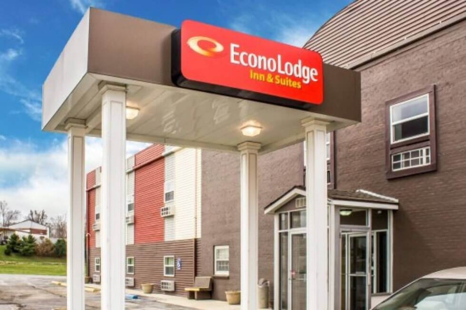 Featured image for Econo Lodge Inn & Suites - Walnut