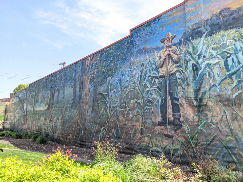 Featured image for Nishna Heritage Garden "Time" Mural 