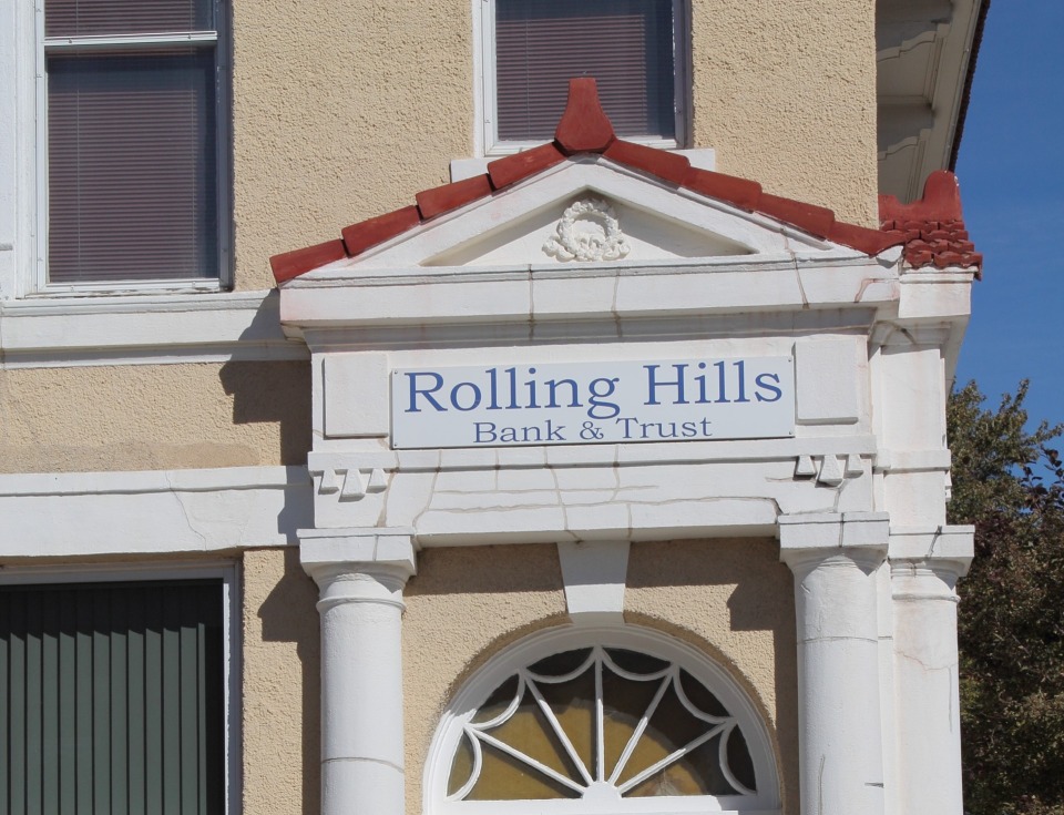 Featured image for Rolling Hills Bank